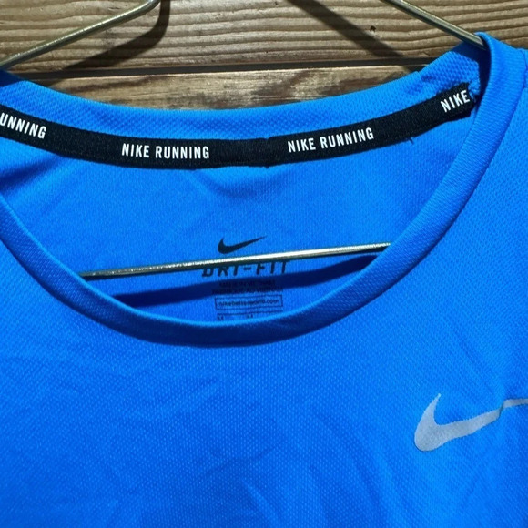 Nike Dri-Fit Running Mesh Short Sleeve Shirt Blue Black workout running gym M - Picture 2 of 3